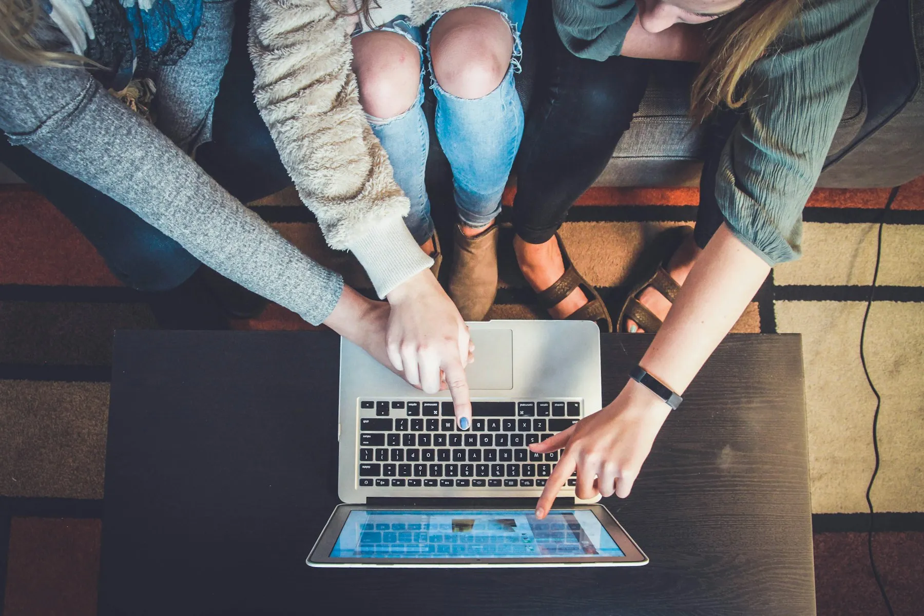 Planning a posting calendar around a laptop
